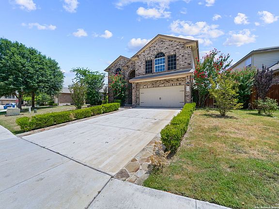 3rd image of 510 BALTUSTROL DR