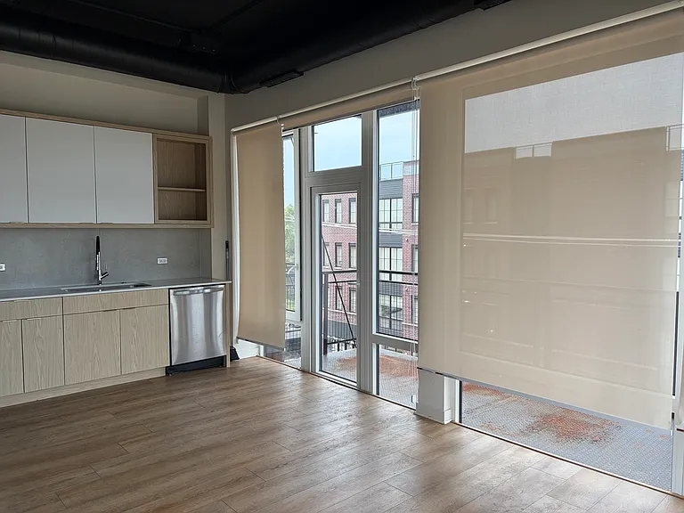 2725 Thatcher Ave #408 — Photo 4