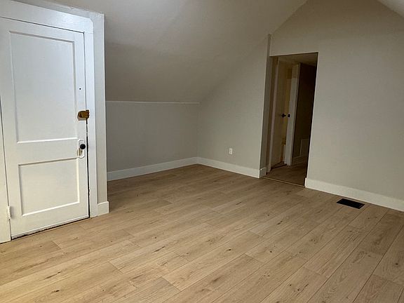 3rd image of 10 Dickinson Ave #3