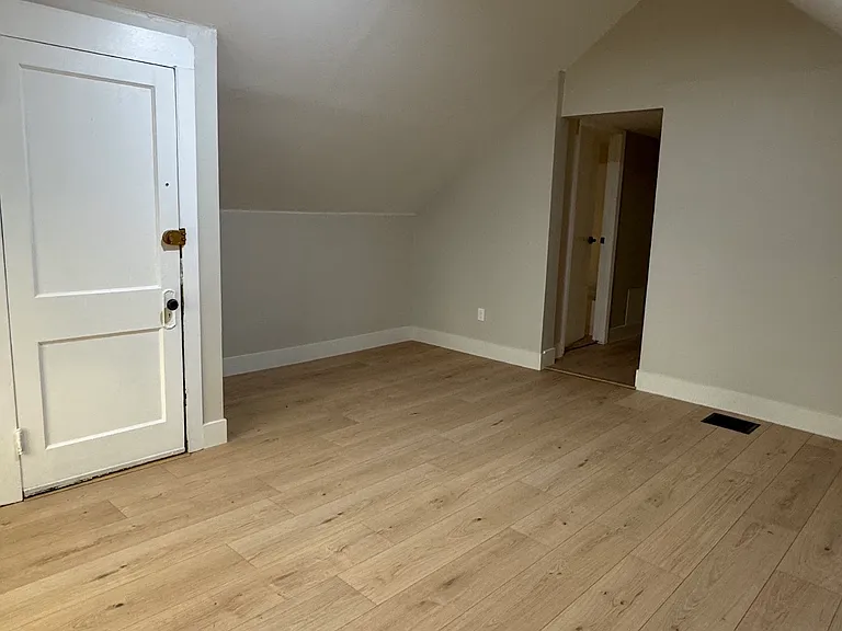 10 Dickinson Ave #3 — Photo 3