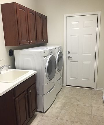 4th image of 3685 Ryerson St