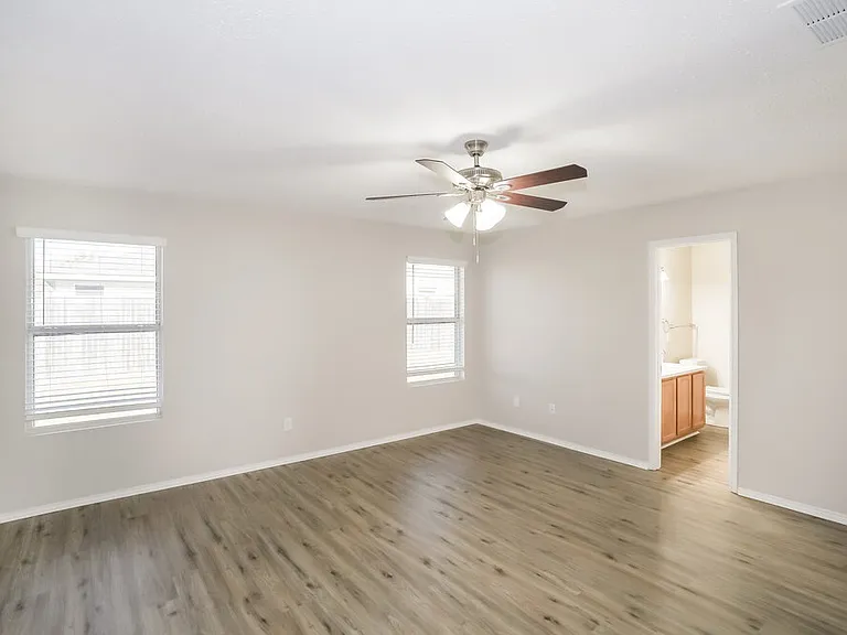 5209 Royal Burgess Dr — Photo 10