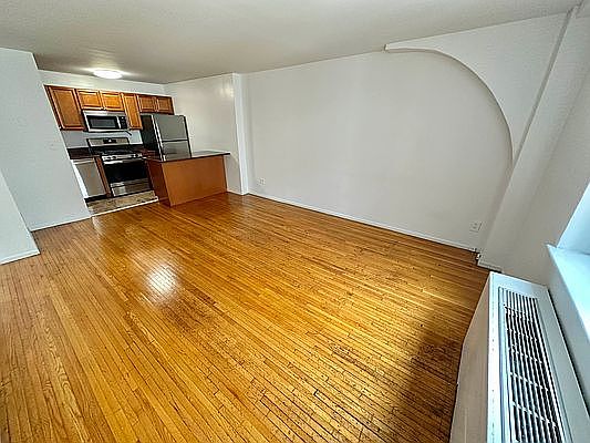 2nd image of 115 E 12th St APT 4H