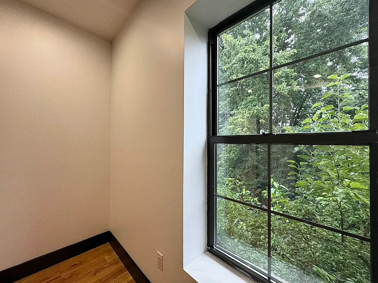 753 Putnam Ave #4 — Photo 9