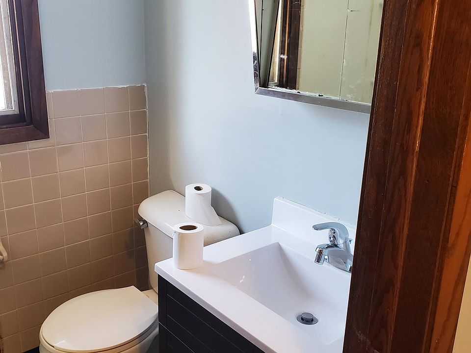 2nd image of 333 McKnight Rd S
