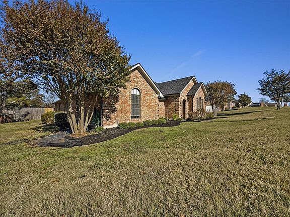 2nd image of 1821 Montauk Way