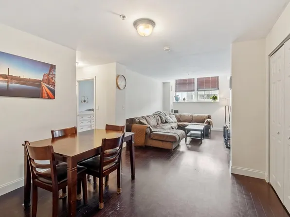 200 Market St Unit 3412, Lowell, MA 01852