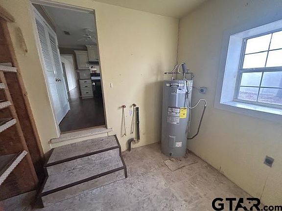 5th image of 20994 Franklin Dr