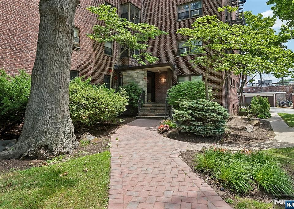 1st image of 3020 Edwin Ave APT 2C