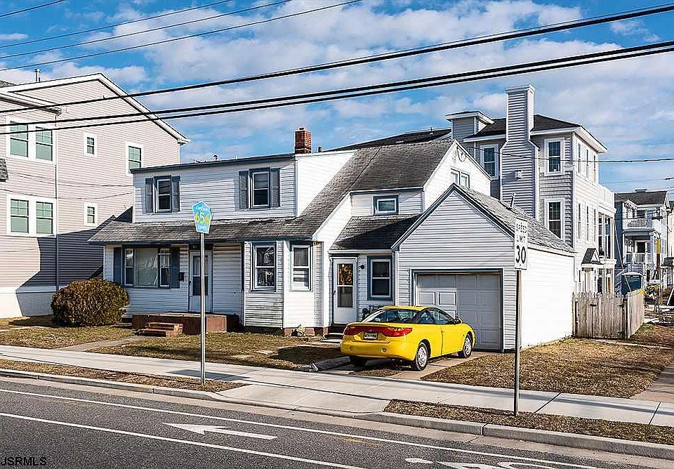 2nd image of 817 Bay Ave #19