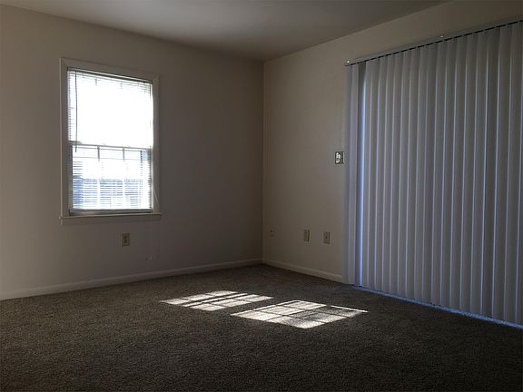 3rd image of 6502 Carefree Ln APT 06