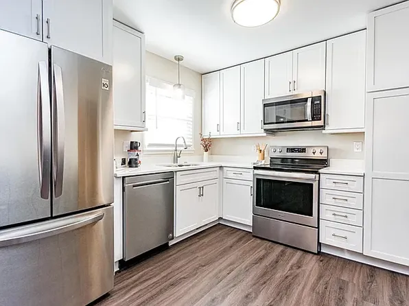 4800 Sweetbriar Dr, Raleigh, NC 27609