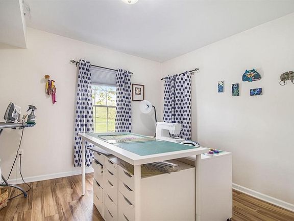 5th image of 1075 Joyce Ln