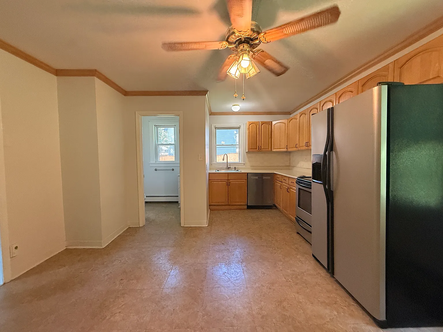 2 bed, 1.5 bath, 1040 sqft, $2,500 — Photo 3