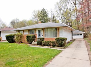24315 Palm Dr, North Olmsted, OH 44070