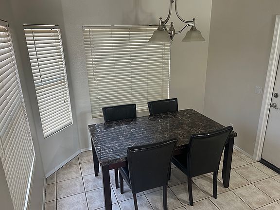 Kitchen/Dining Area
