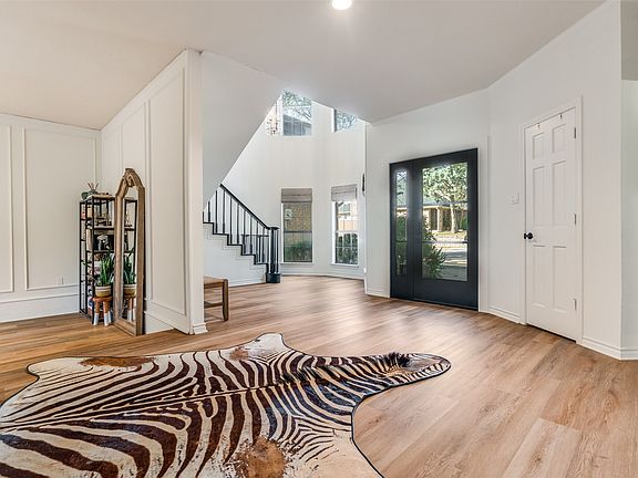 4th image of 9122 Cochran Heights Dr
