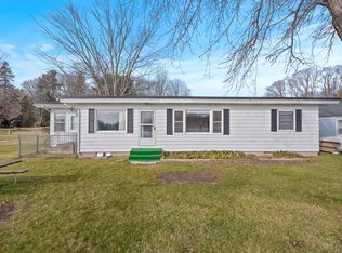 15574 Howard St, Spring Lake, MI 49456