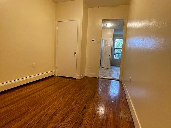 3rd image of 10 Seidler St APT 3