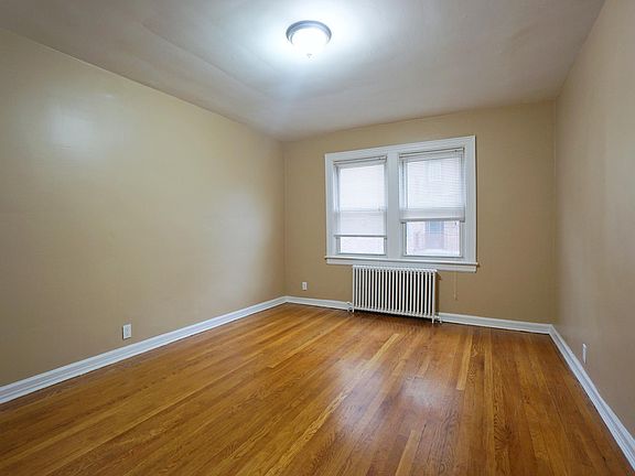 3rd image of 185 Cromwell Ave #1A