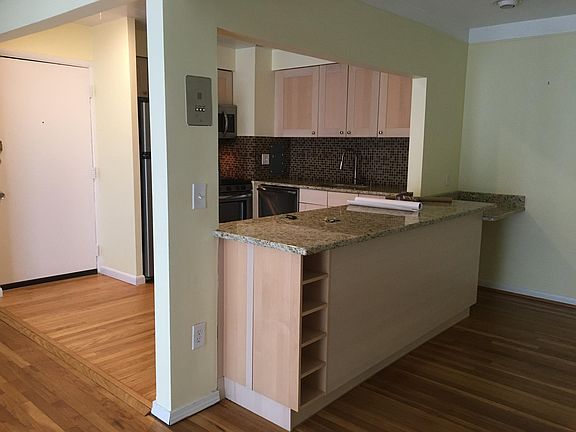 4th image of 2126 Island Dr #102