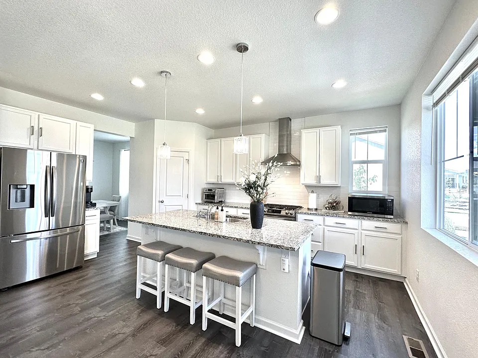 57 Marlowe Dr