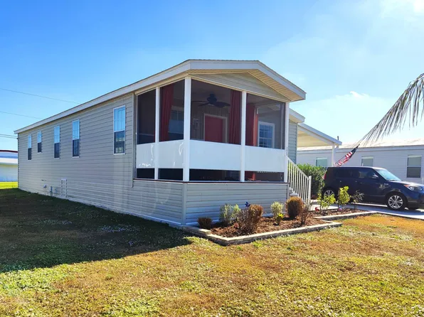 325 Sonnet Ln, North Fort Myers, FL 33903