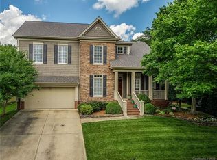 8121 Hawk Crest Ct, Charlotte, NC 28270