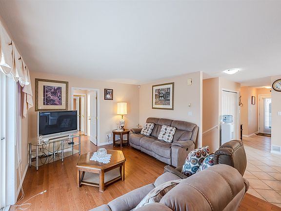 4th image of 6163 Saint Martin Pl #1