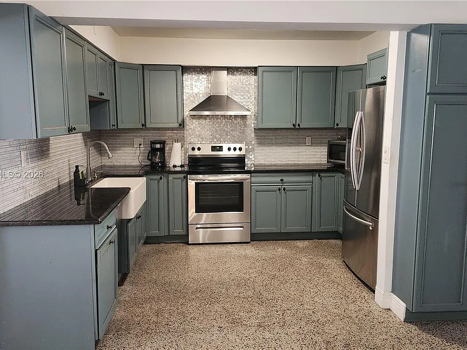 482 NE 8th Ave #482
