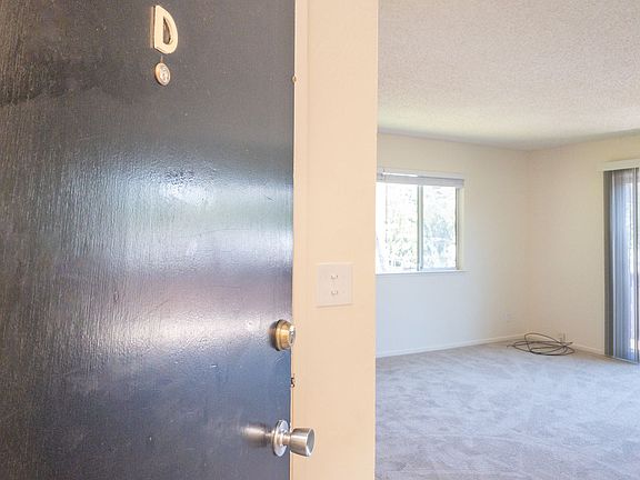 4th image of 43 Cedar St APT D