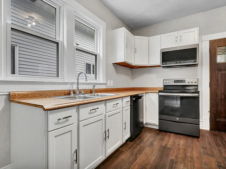 505 W Lenawee St — Photo 10