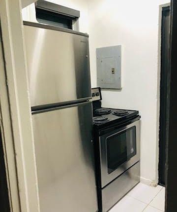 3rd image of 121 NE 50th St Floor 121