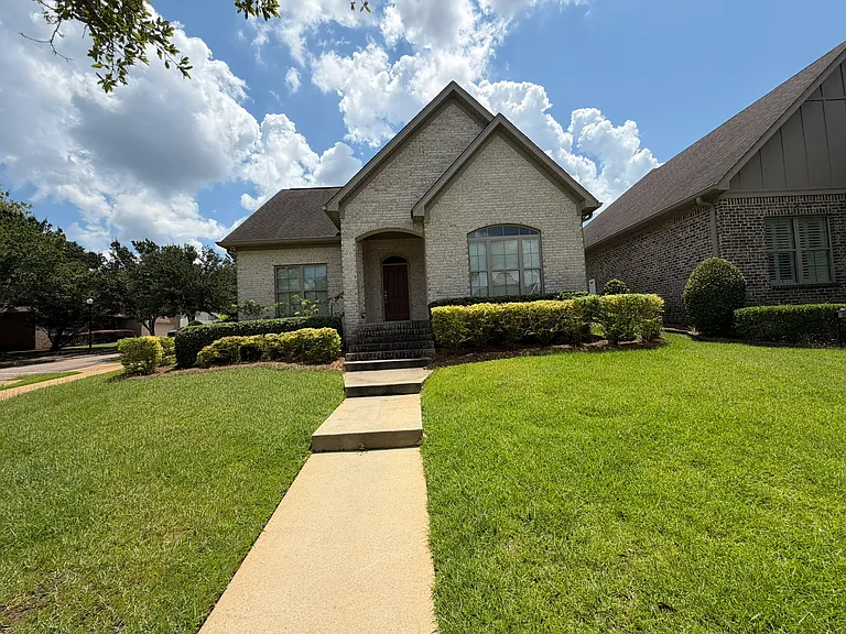 201 Kelso Ln — Photo 2
