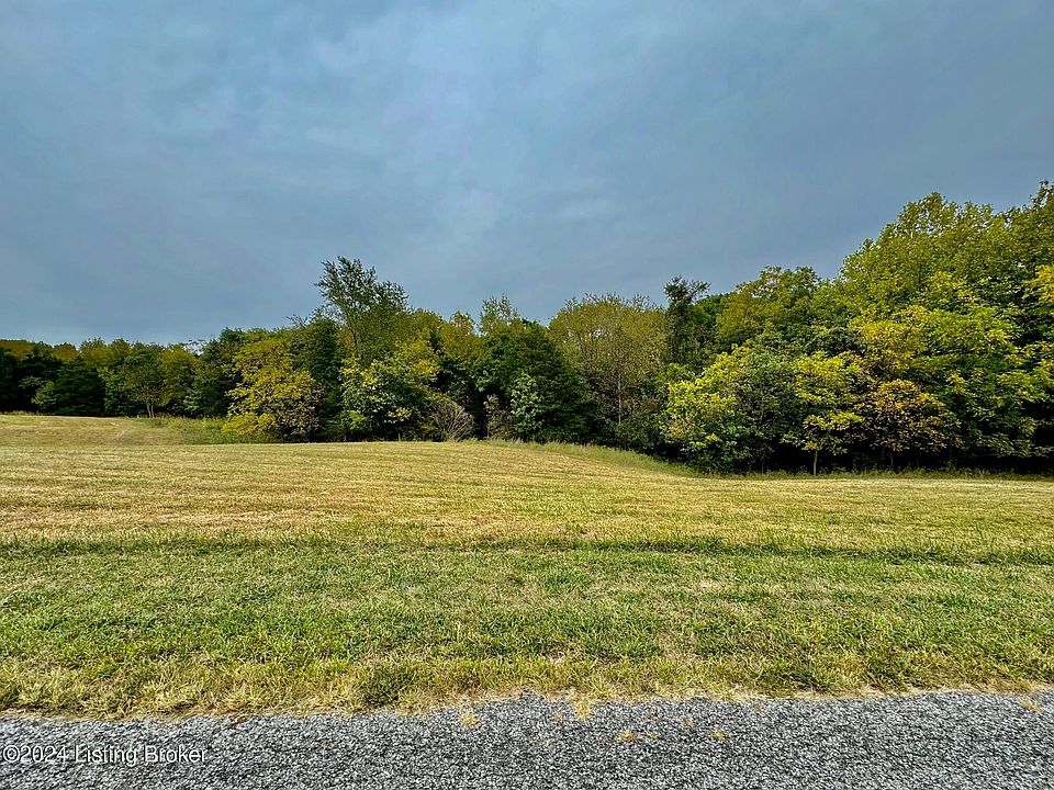 2nd image of 3 Hillsboro Ln