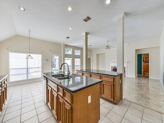 2nd image of 2901 Autumn Park Ct