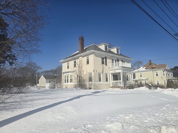 3rd image of 131 Moraine St
