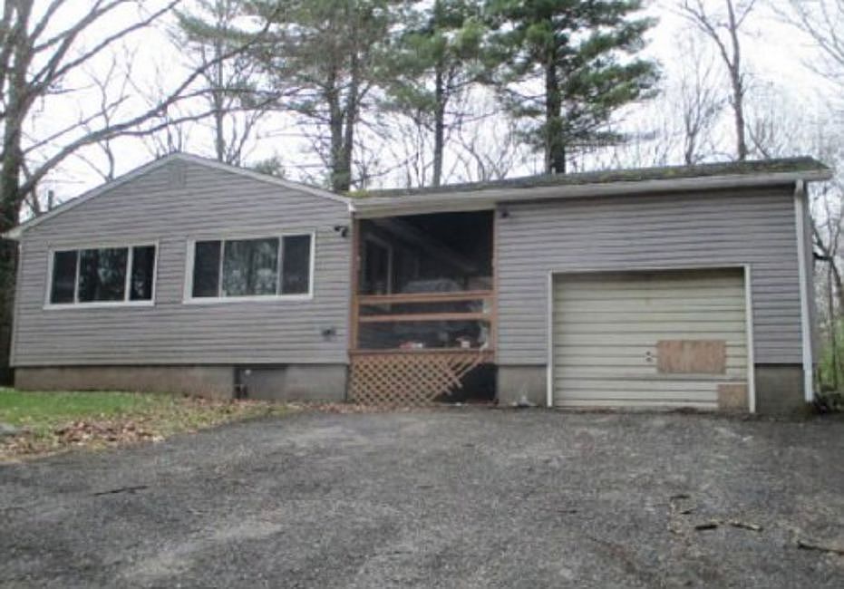 2nd image of 103 Catalpa Ln