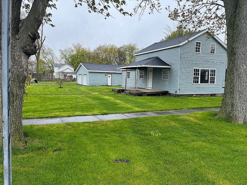 1st image of 300 W Peck Ave