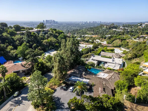 1099 N Hillcrest Rd, Beverly Hills, CA 90210