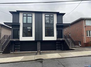 111 Sunset Pl, Palisades Park, NJ 07650