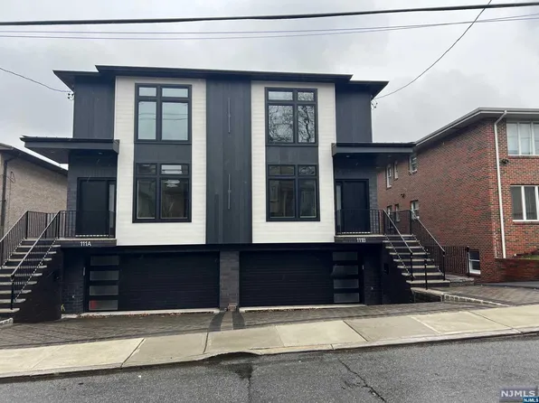 111 Sunset Pl, Palisades Park, NJ 07650