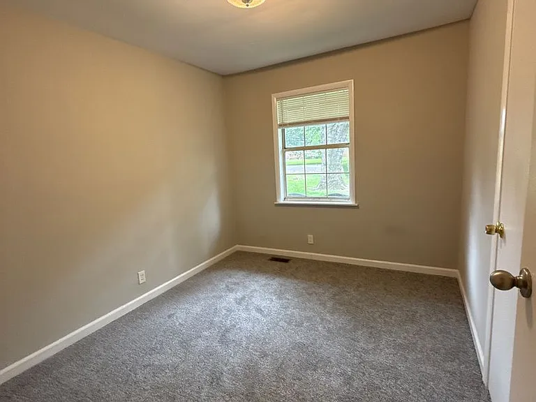 1307 Gentry Ter — Photo 17