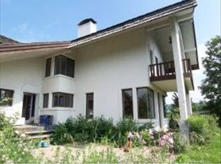 10 Abbey Ln, Rutland, VT 05701