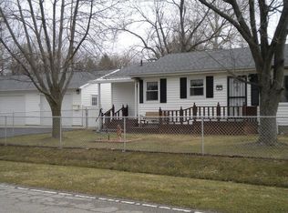 38 Grays Ln, Decatur, IL 62526