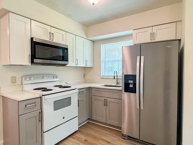914 San Remo Ave — Photo 9