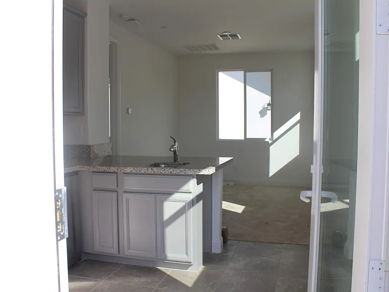 308 E Ramsey Dr — Photo 4