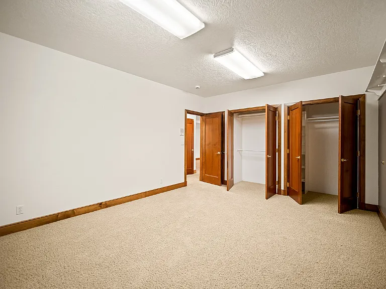1164 E 1050 S — Photo 111