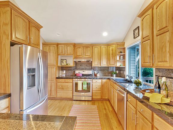 5th image of 14262 93rd Ct NE