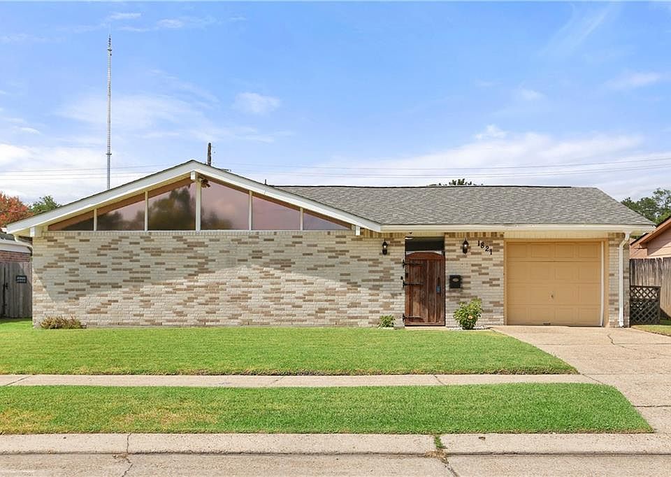1st image of 1821 Green Oak Dr